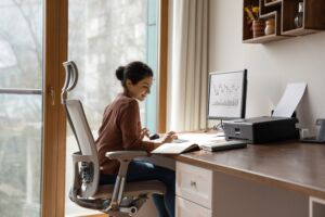 ergonomia stanowiska pracy ma duże znaczenie dla zdrowego kręgosłupa