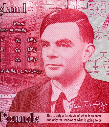 Alan Turing znajduje się na nominalne 50 funtów. / Fot. Prachaya Roekdeethaweesab, Shutterstock.com
