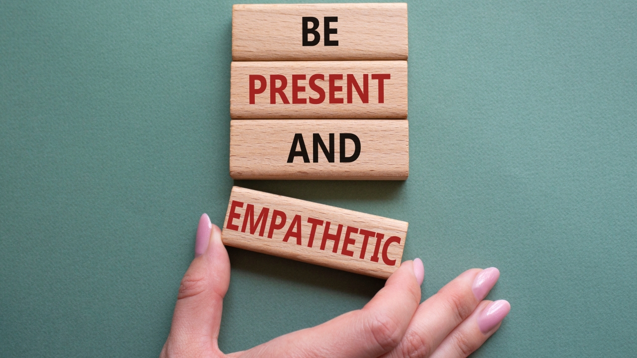 Empatia - co to znaczy, rodzaje, sposoby kształtowania / Fot. Natalya Bardushka, Shutterstock.com