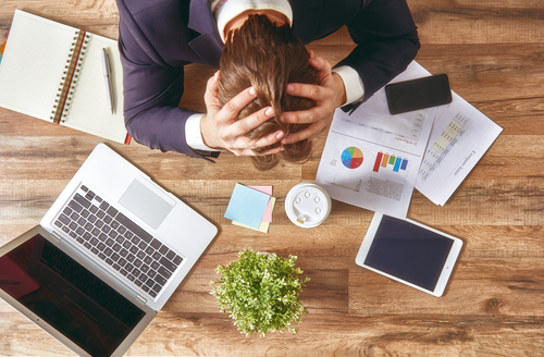 Aż 67% pracowników przyznaje, że odczuwa stres w pracy przynajmniej raz w tygodniu. /Fot. Yuganov Konstantin, Shutterstock.com