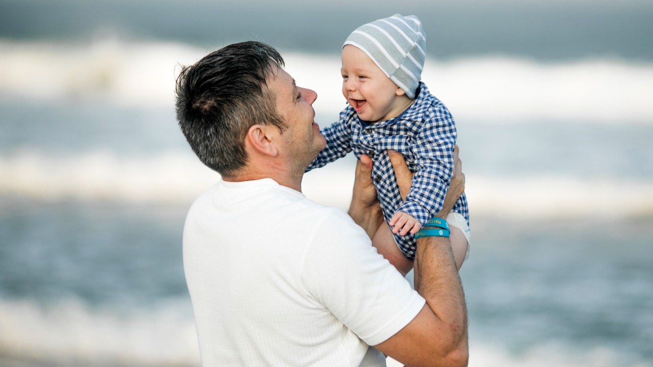 Kiedy ojciec może wziąć urlop tacierzyński? / Fot. Sokor Space, Shutterstock.com