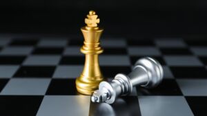 Czy można wygrać w szachy z komputerem? / Fot. Pixel-Shot, Shutterstock.com