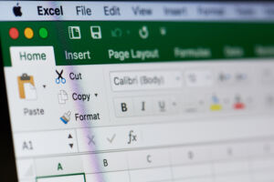 Blokowanie komórek w Excel ma kilka funkcji