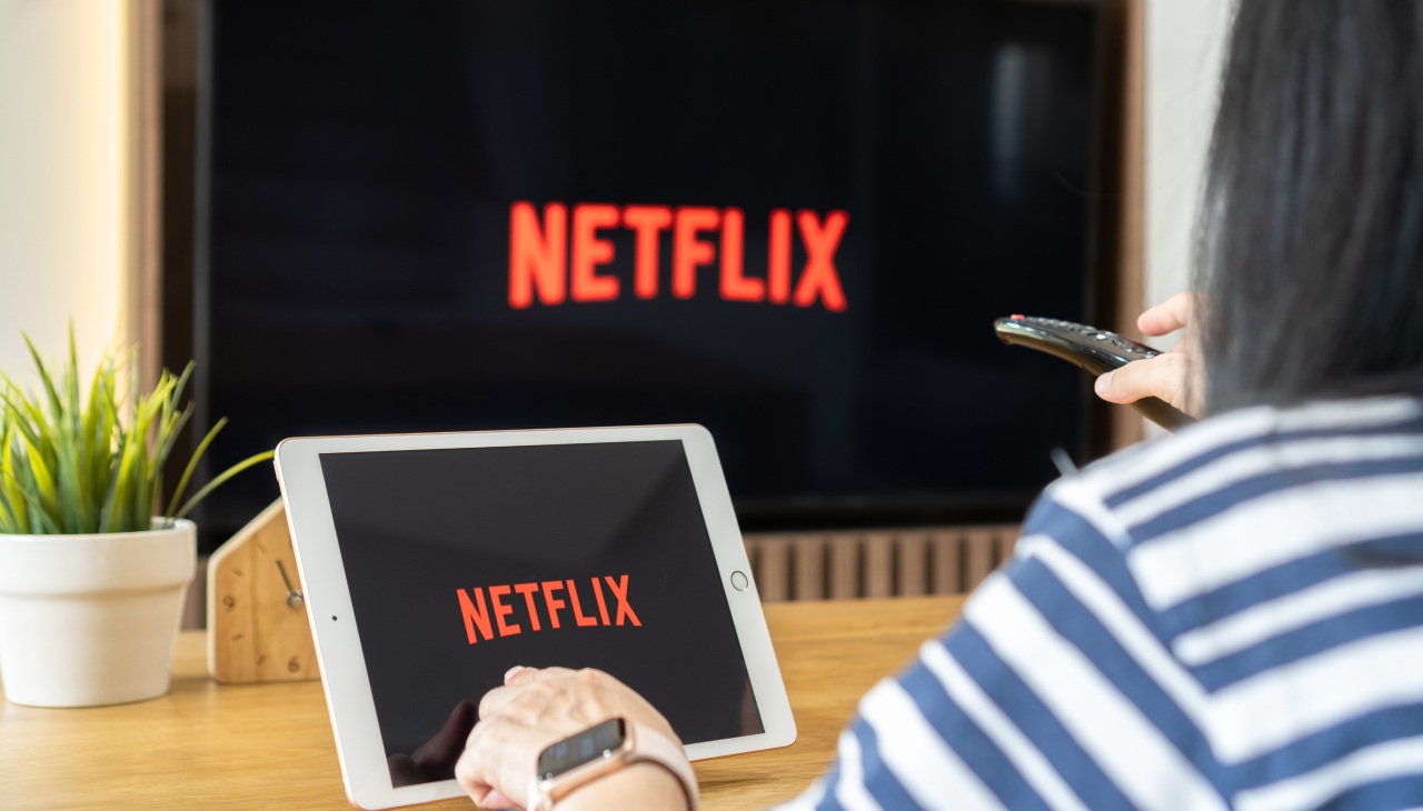 Jak Netflix sprawdza dzielenie konta? / Fot. Chinnapong, Shutterstock.com