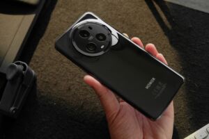 Honor Magic5 Pro to interesujący smartfon z wielką wyspą dla aparatów