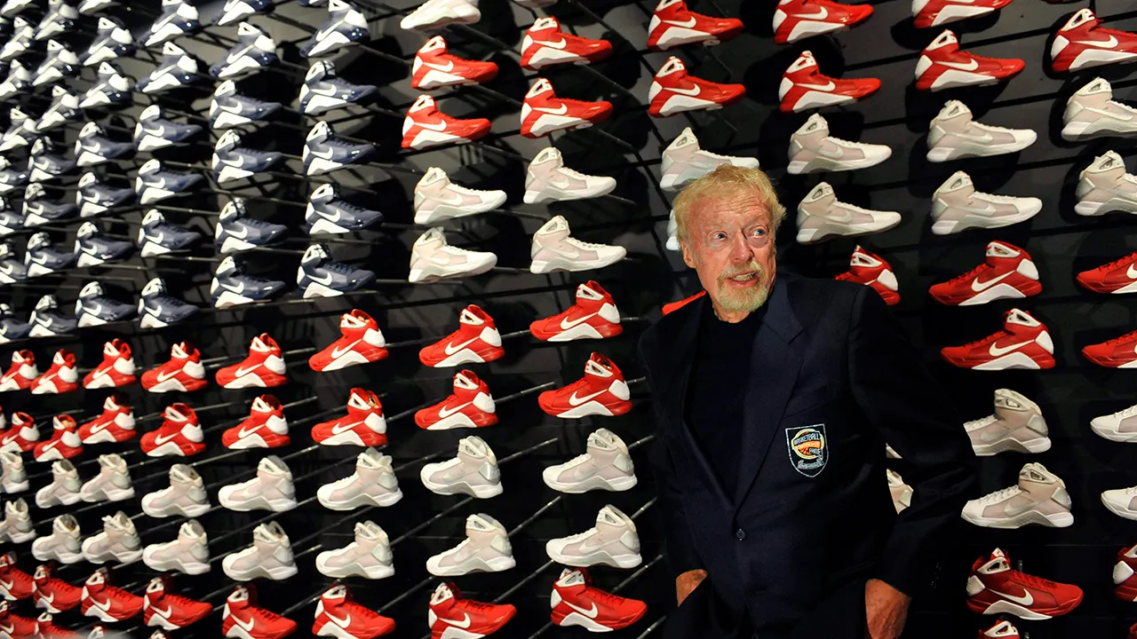 Phil Knight w sklepie Nike