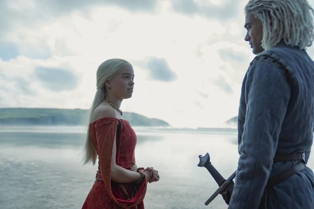 Milly Alcock w roli Rhaenyry Targaryen, "Ród smoka" – prequel serialu "Gra o tron". Źródło: gameofthrones.fandom.com