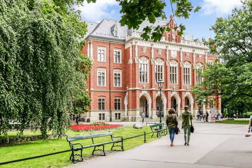 Studia prawnicze na Uniwersytecie Jagiellońskim uważane są za najbardziej prestiżowe./ Fot. Agnes Kantaruk, Shutterstock.com