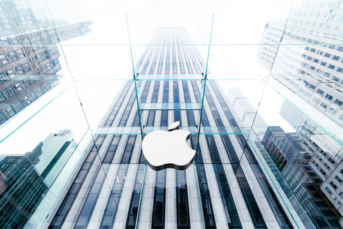 Apple zapłaci 500 mln euro kary. /Fot. canadastock, Shutterstock.com