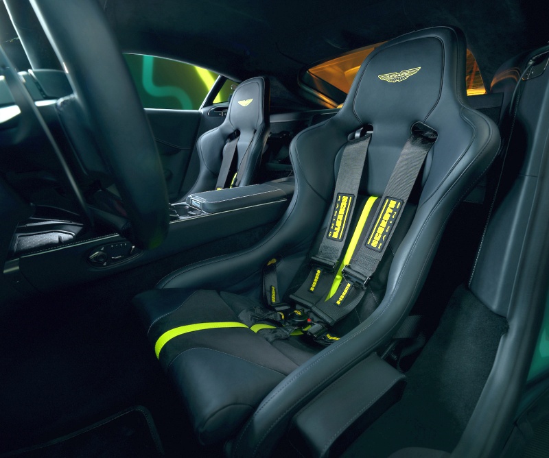 Nowy Aston Martin Vantage oficjalny Safety Car w Formule 1 fotele kubełkowe