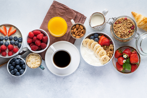 15 pomysłów na zdrowe śniadanie dla dzieci i dorosłych. / Fot. photolampocka, Shutterstock.com